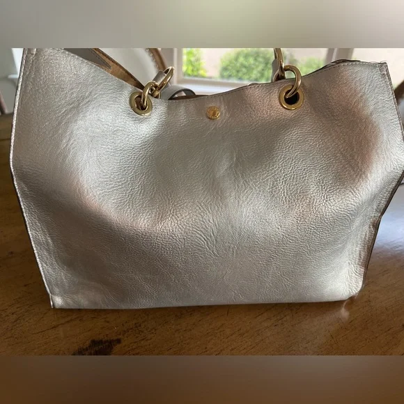 Kate Landry silver peopled leather pineapple charm pocket bag - Picture 2 of 11